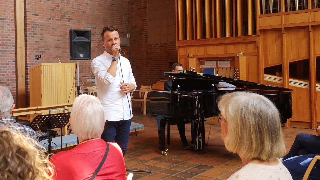 Bryan Rice gav intim koncert i Skt. Jørgens Kirke - Næstved Netavis